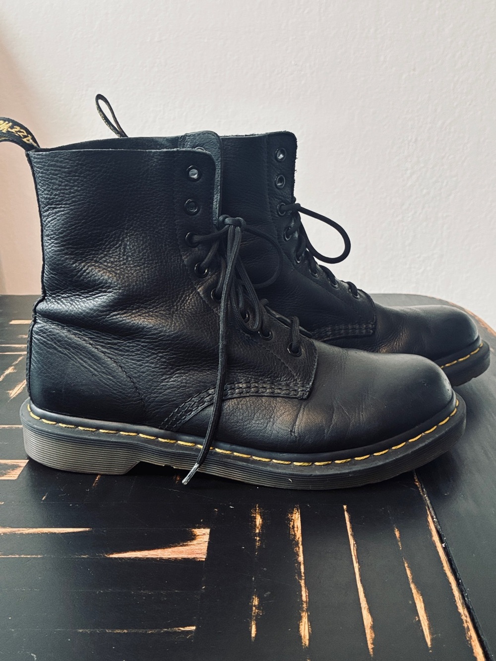 Dr Martens 13512 Black Pebble Leather Soft Boots Women’s US Sz9 EU 41
